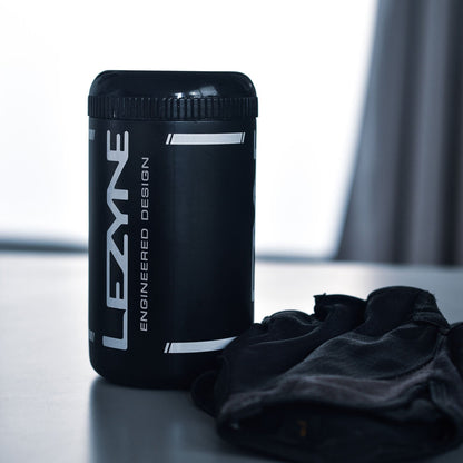 LEZYNE FLOW CADDY BOX værktøjsflaske 500 ml med organizer