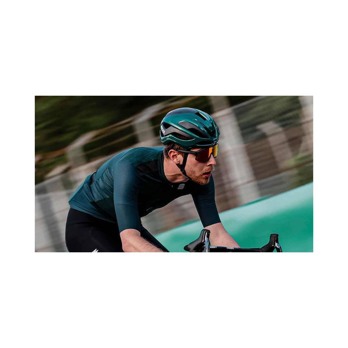 Weghelm KASK ELEMENTO Groen