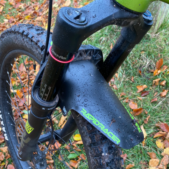 Błotnik RRP EnduroGuard Standard (widelec 80 do 120mm) Czarny/Czerwony