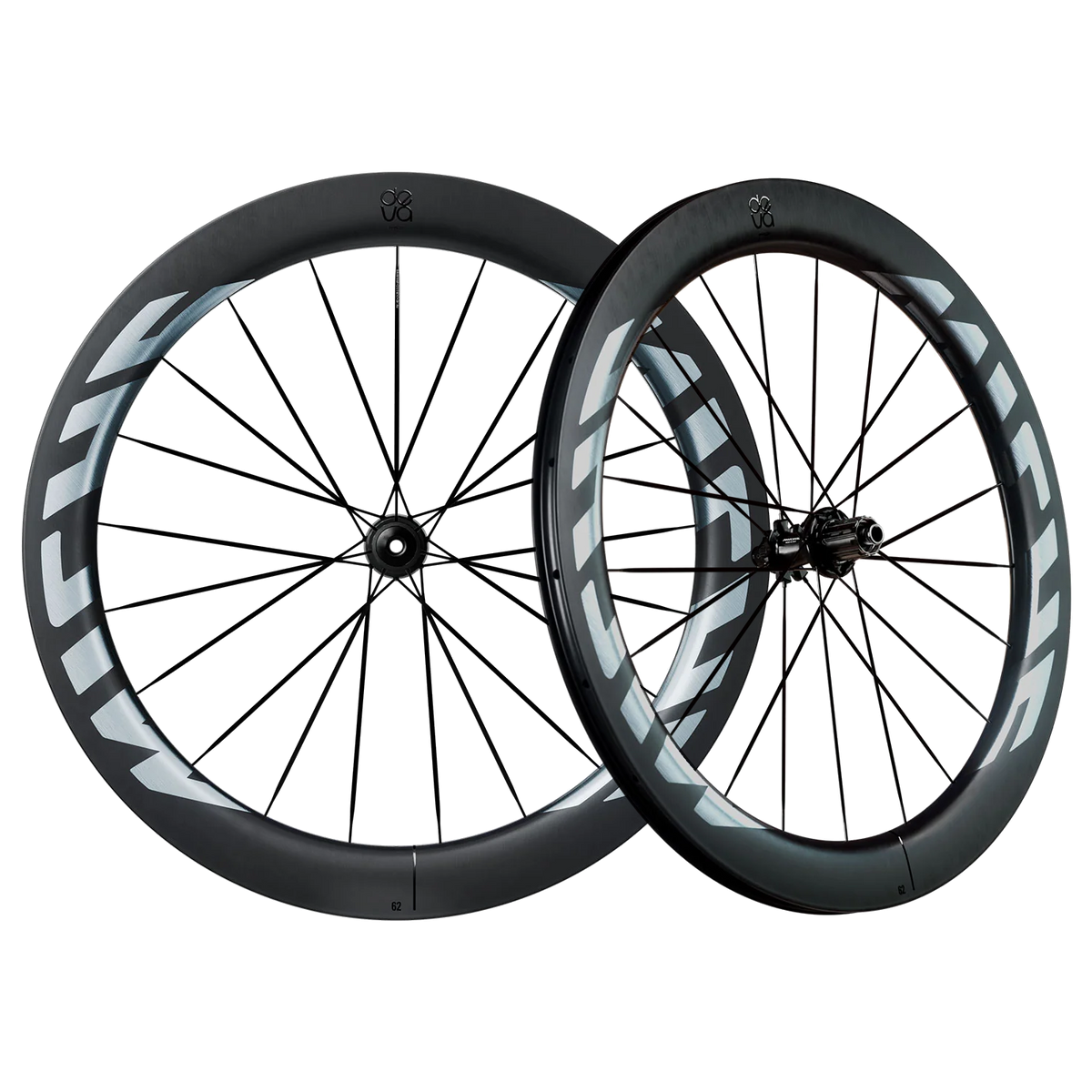 Pár kol MICHE DEVA RD 62 připravených pro bezdušové použití (Center Lock), stříbrná