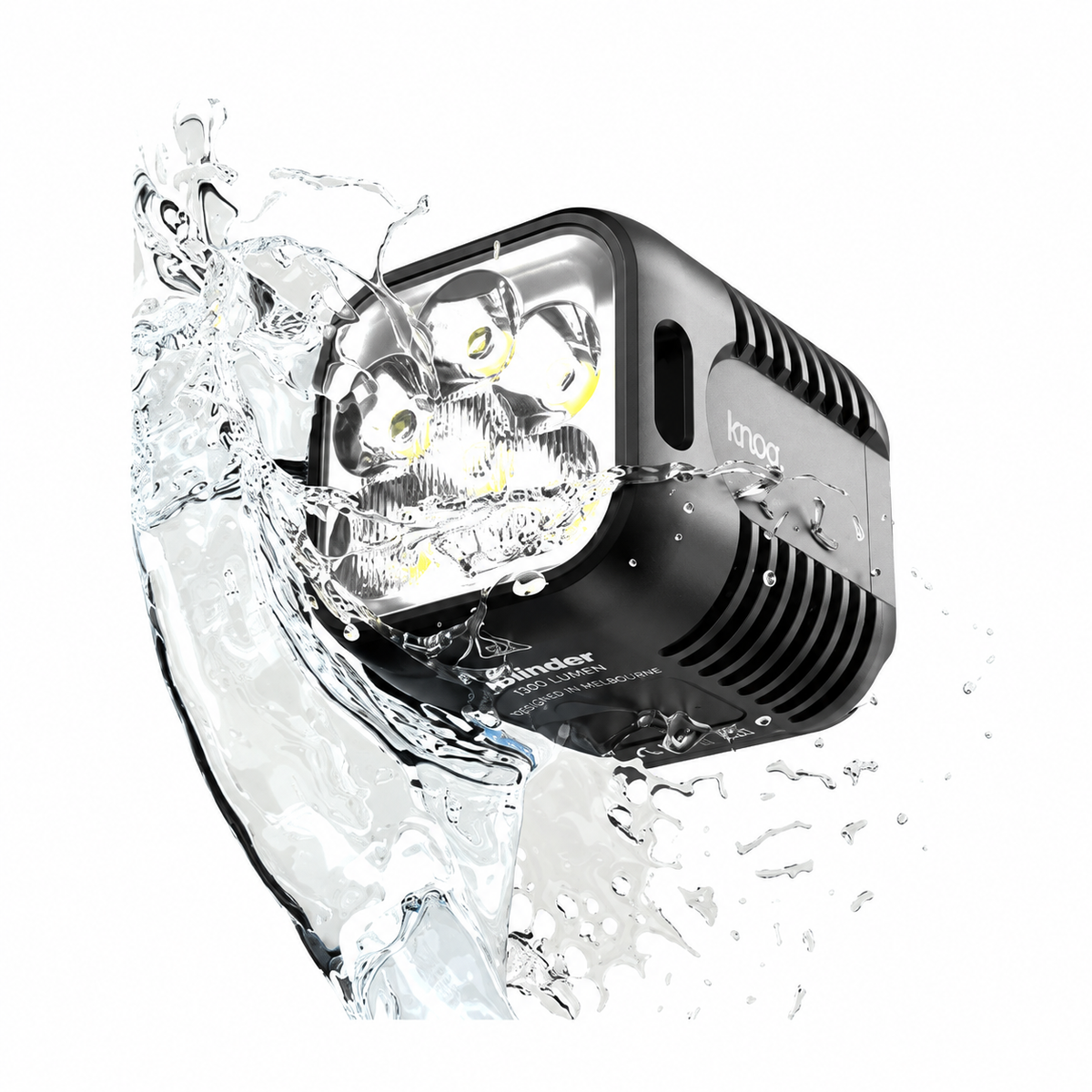 KNOG BLINDER E 1300 voorlamp — afbeelding van de fabrikant met opspattend water