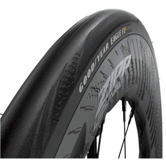 Plášť ZIPP GOODYEAR EAGLE F1 R 700c, pripravený na bezdušové použitie, čierny
