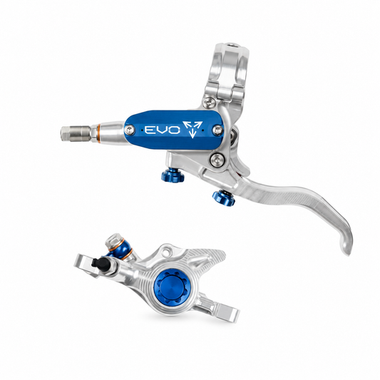 HOPE TECH 4 EVO X2 PM sudraba/zila bremze — svira un suports uz balta fona