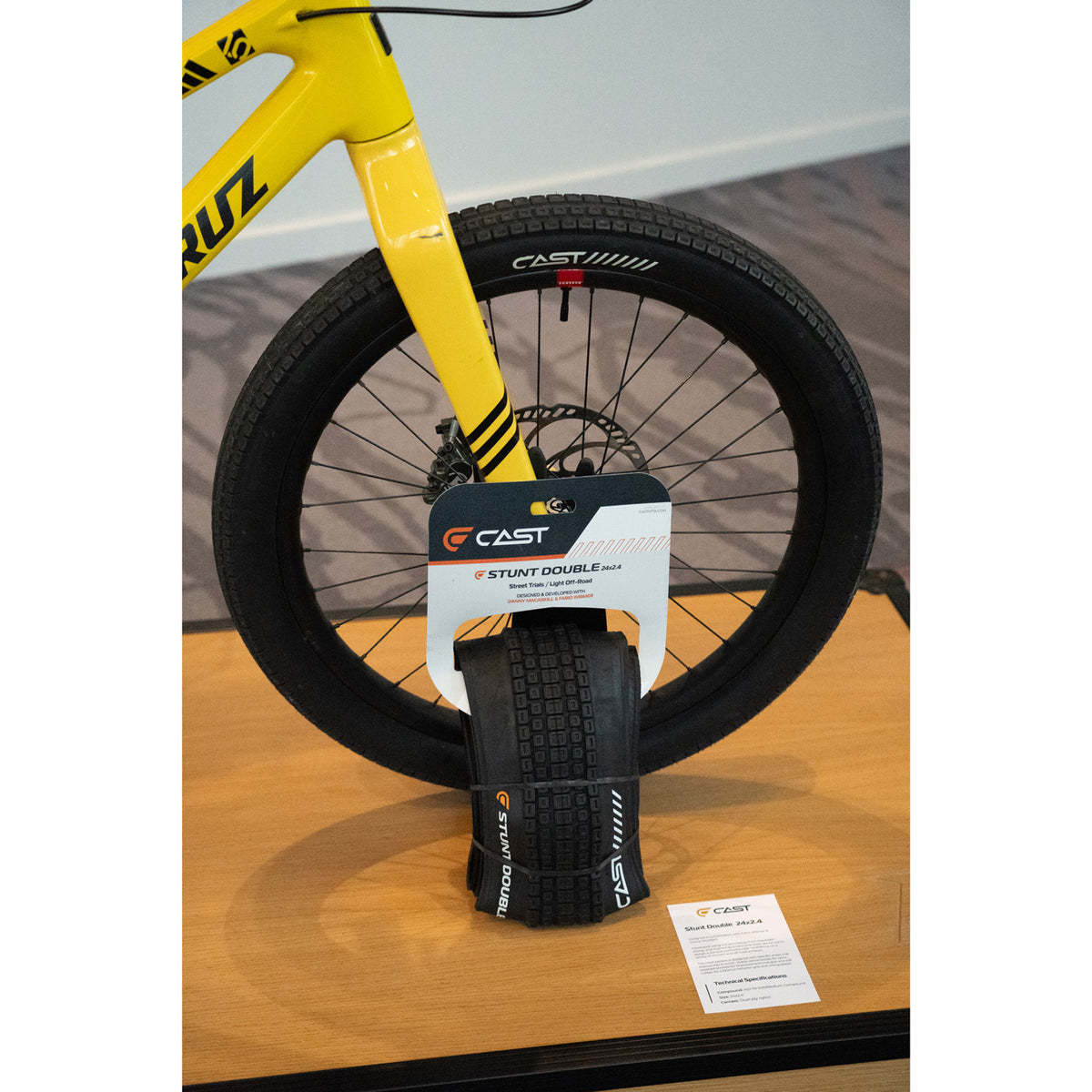 Ελαστικό CAST STUNT DOUBLE 24x2.40 Tubeless Ready Μαύρο
