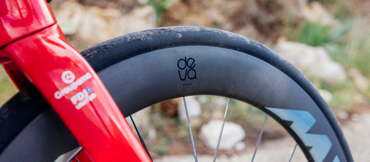 Pár kol MICHE DEVA RD 52 Tubeless Ready (Center Lock) Černá/Stříbrná