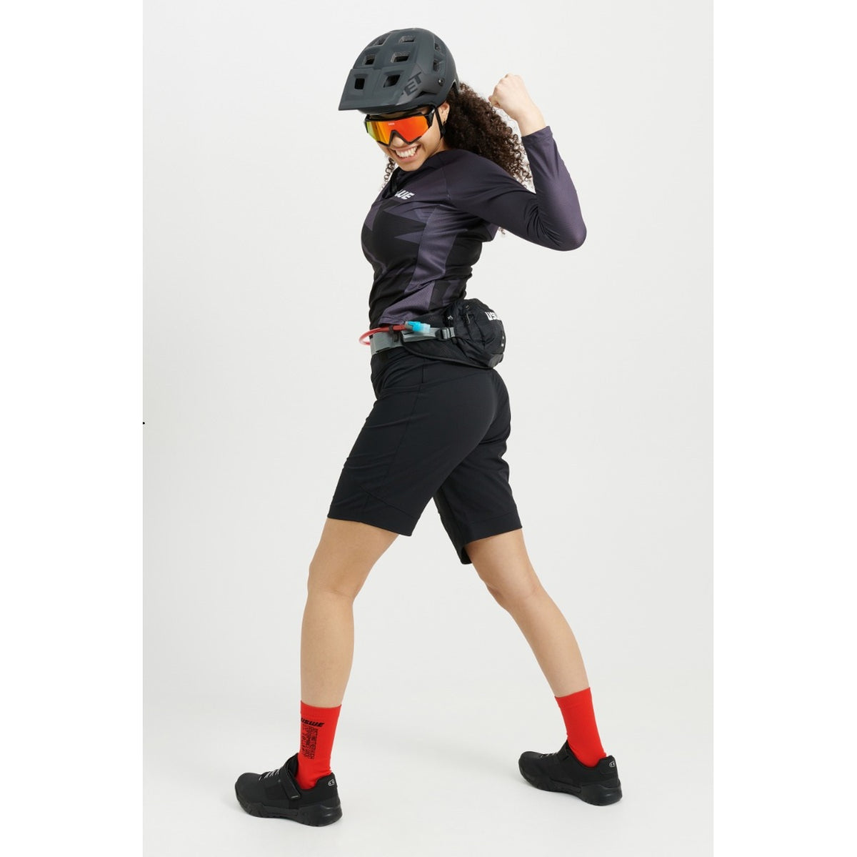 Shorts USWE SKRUBB Dame Sort